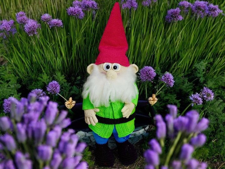 Fluffy Garden Gnome XXL - Crochet Pattern
