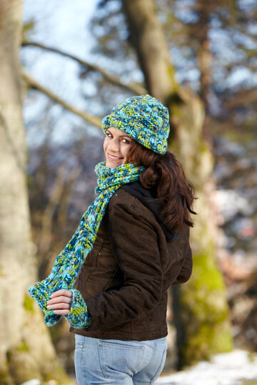 25 Accessoires gestrickt - Mützen, Schals, Ponchos, Armstulpen, Loops, Scoodies,