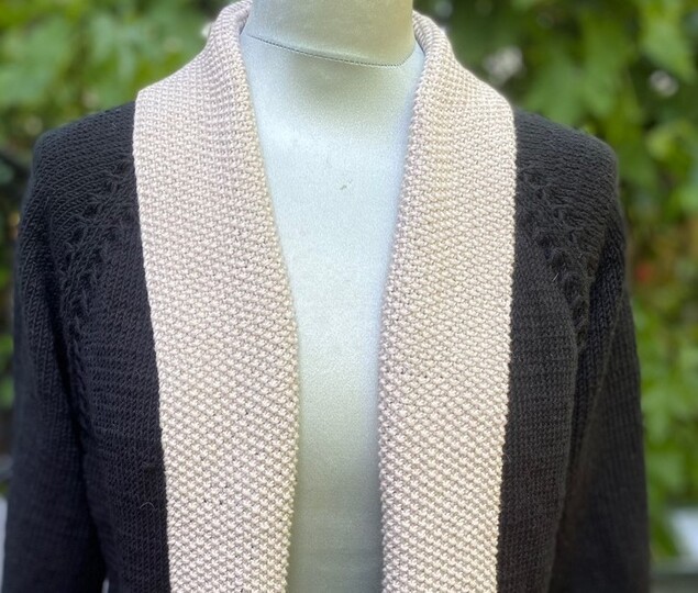 KnitALong Jacke Wrapper und Jacke White Collar