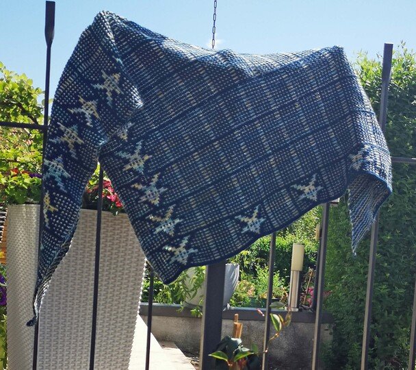 Tuch "Sternen-Welt" kuschliges Tuch mit Sternen gestrickt im Mosaikmuster