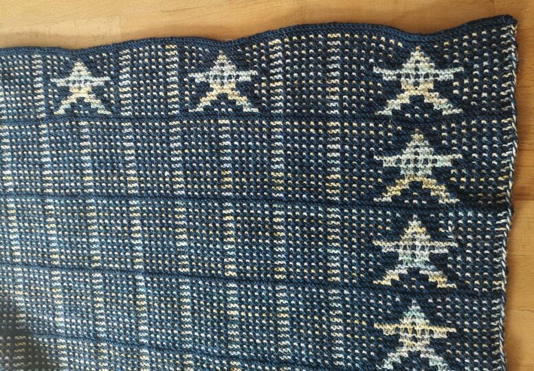 Tuch "Sternen-Welt" kuschliges Tuch mit Sternen gestrickt im Mosaikmuster