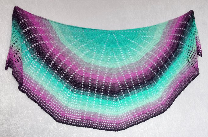 Crochet pattern shawl // crescent shawl // wrap Conquilla
