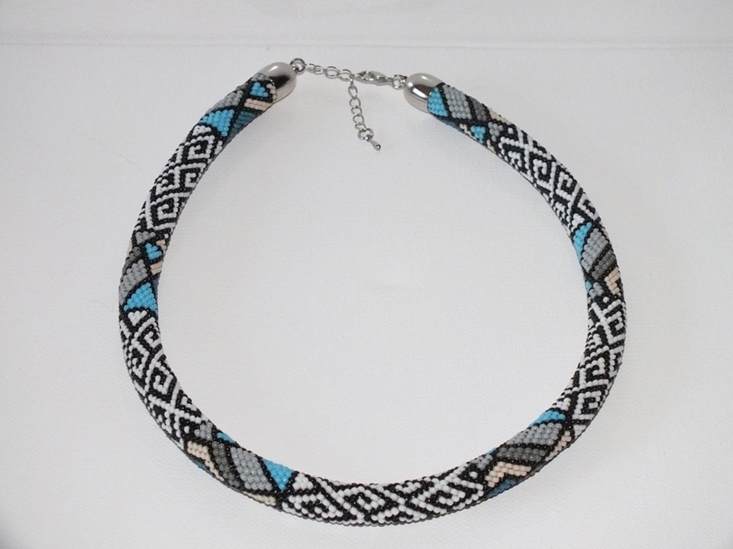 Fumäru 1 / Perlenhäkelmuster Halskette