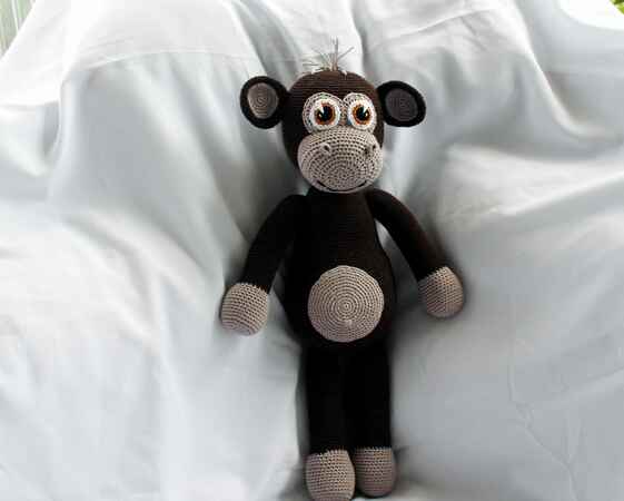 Mo the monkey, XXL english crochet pattern