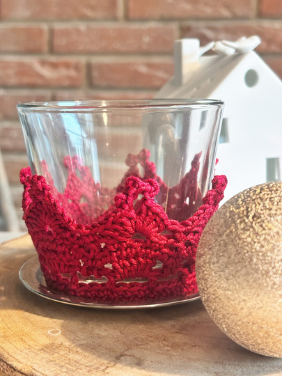 Häkelanleitung: Weihnachtliche Teelichtdeko häkeln