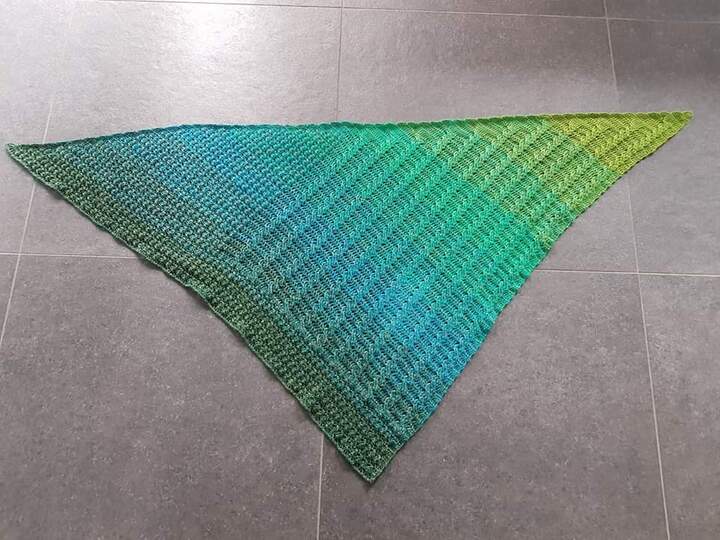 Häkeltuch Zöpfli assymetrisch