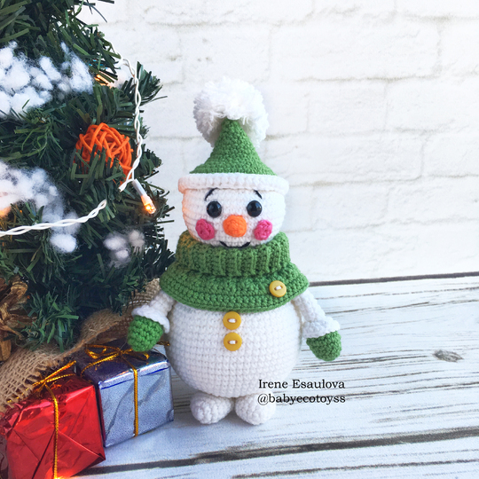 Crochet Amigurumi pattern Snowman Oscar