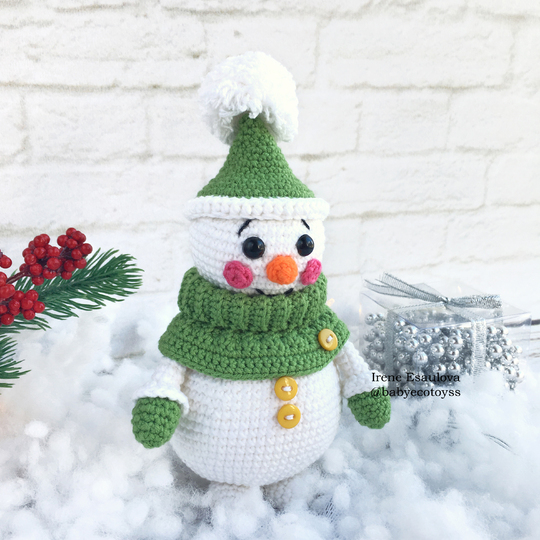 Crochet Amigurumi pattern Snowman Oscar