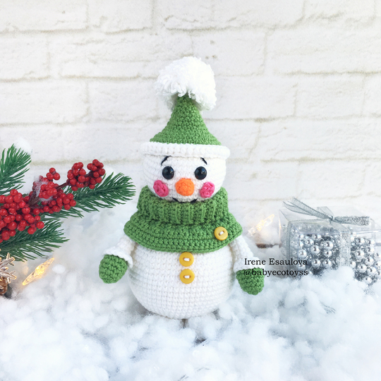 Crochet Amigurumi pattern Snowman Oscar