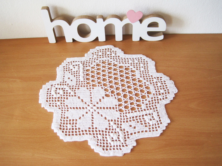 Häkelanleitung: Deko Deckchen mit Blume