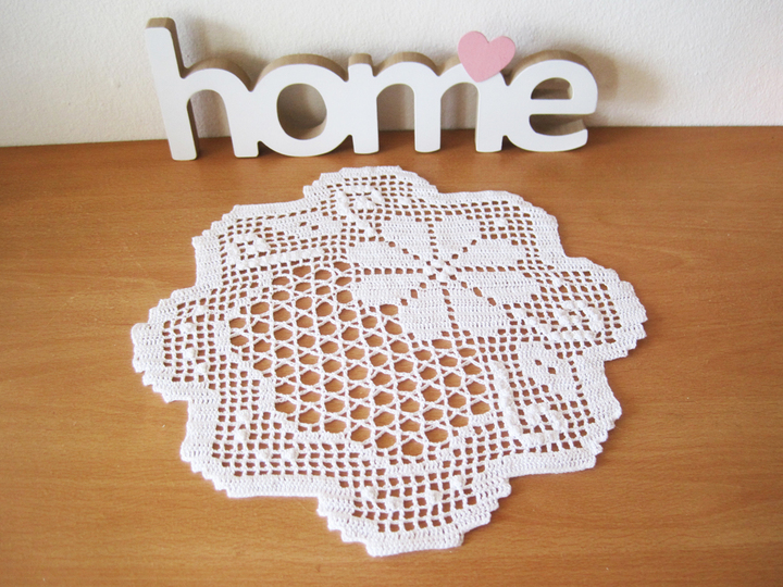 Häkelanleitung: Deko Deckchen mit Blume