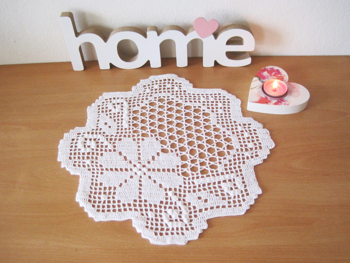 Häkelanleitung: Deko Deckchen mit Blume