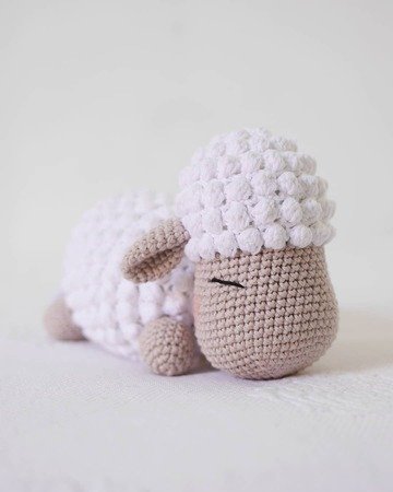 Crochet pattern lamb Frieda with music box