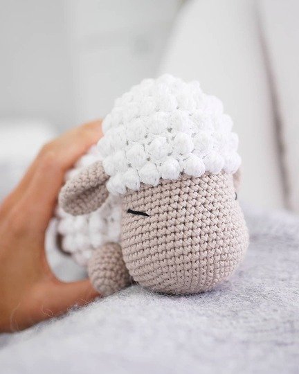Häkelanleitung Schäfchen Frieda als Spieluhr, Amigurumi