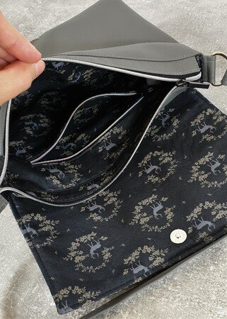 Handtasche Chloe - mit schräger Taschenklappe - 2 Größen