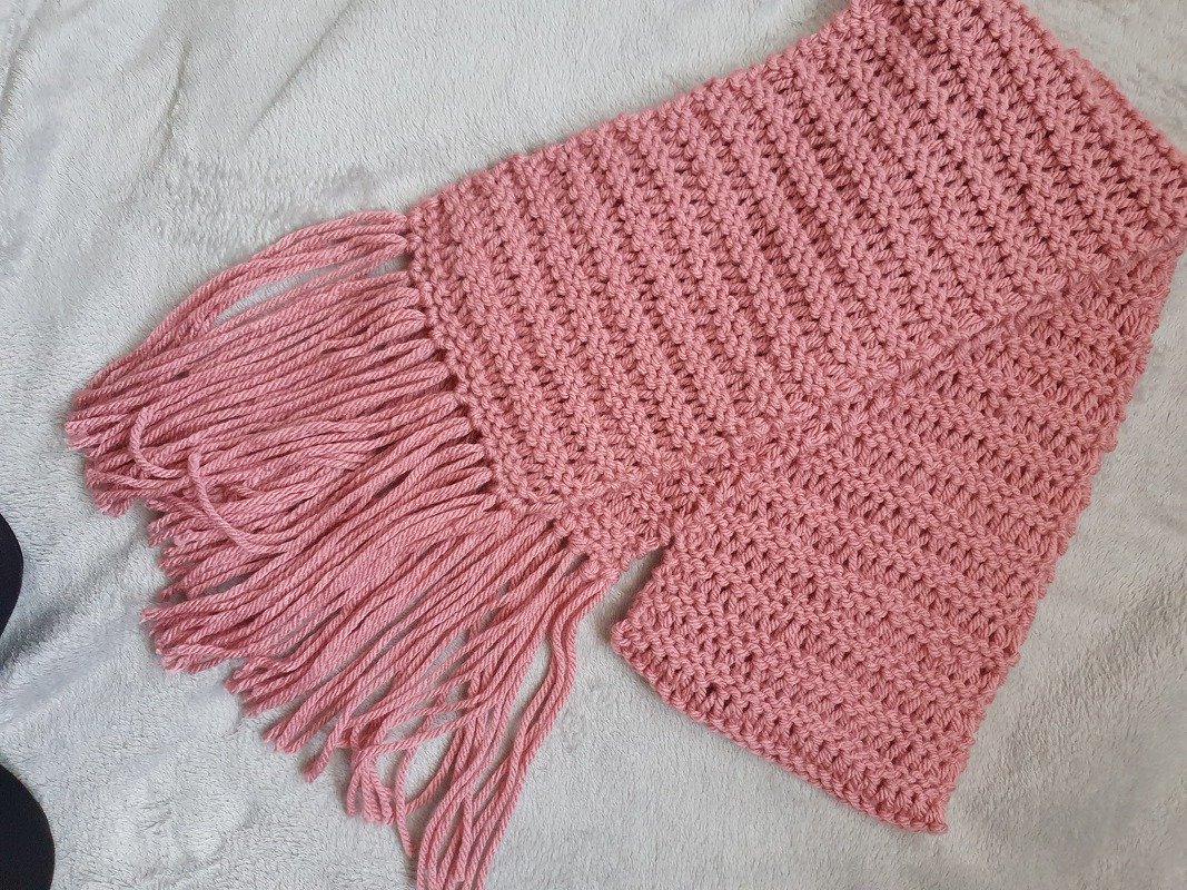 Strickanleitung Damen Langschal mit Fransen