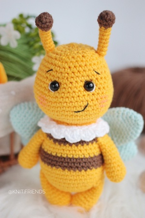 Crochet pattern Amigurumi bumblebee