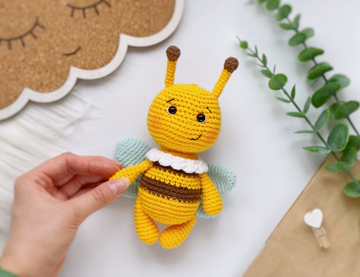Die freundliche Hummel Häkelanleitung Amigurumi