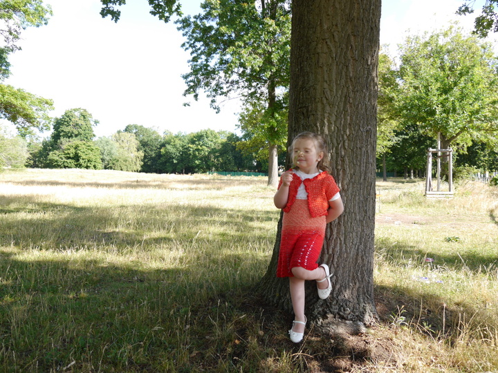 Häkelanleitung für ein Sommerkleid und Bolero