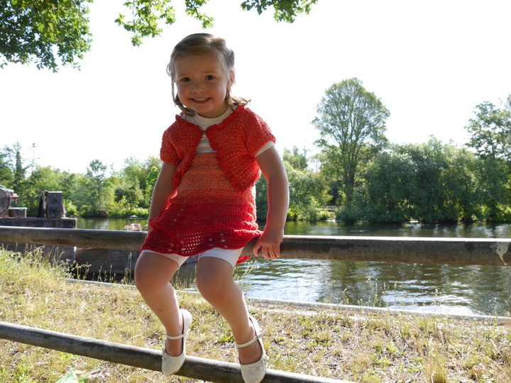 Häkelanleitung für ein Sommerkleid und Bolero