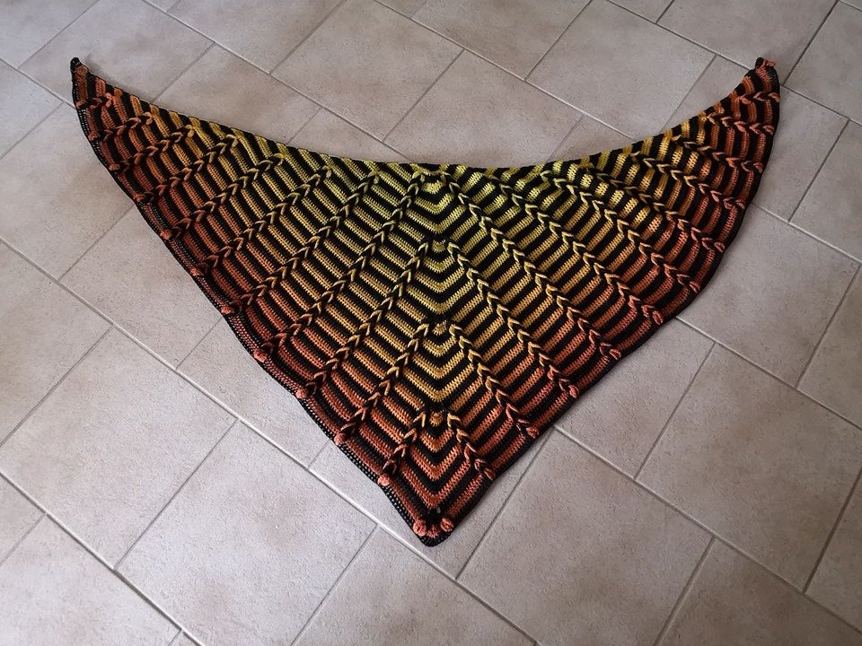 Häkelanleitung Dreieckstuch Glückszopf - Bild 2