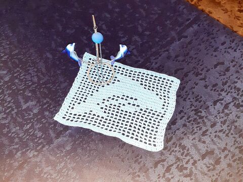 kleines Deckchen / Untersetzer "Delfin" häkeln