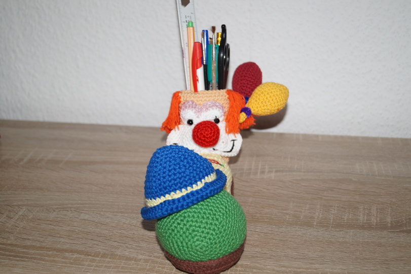 Ferdi - Clownutensilo für den Kinderschreibtisch- Schulanfang