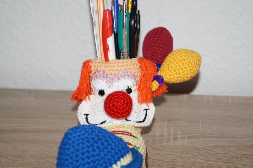 Ferdi - Clownutensilo für den Kinderschreibtisch- Schulanfang