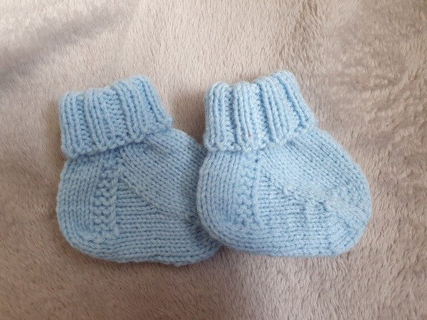 Strickanleitung Babygarnitur Jacke, Mütze, Socken Größe 56/62