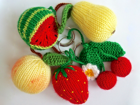 113DE Strickanleitung Früchte und Beeren Schlüsselanhänger - Amigurumi PDF Zabelina CP