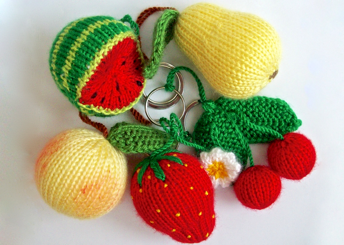 113DE Strickanleitung Früchte und Beeren Schlüsselanhänger - Amigurumi PDF Zabelina CP