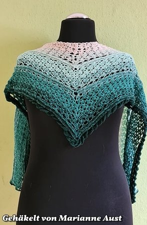 Crochet pattern scarf // v-shaped scarf // triangle shawl "Vinkel"