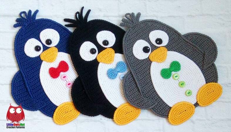 Pinguin Embroidered Blue Potholder 