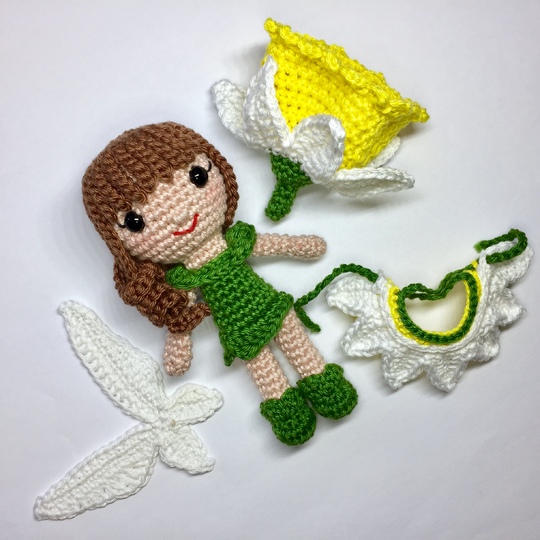 Anleitung für gehäkelte Puppe: Osterglöckchen Naru (Deutsch)