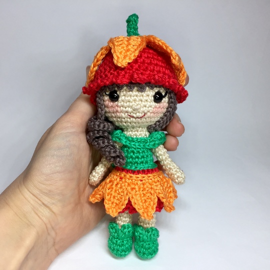 Anleitung für gehäkelte Puppe: Osterglöckchen Naru (Deutsch)