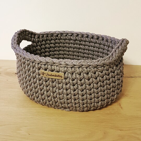 Anleitung Häkelkorb aus Textilgarn mit dem ovalen Boden und 2 Henkeln