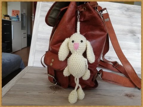 Schlüsselanhänger Hase häkeln
