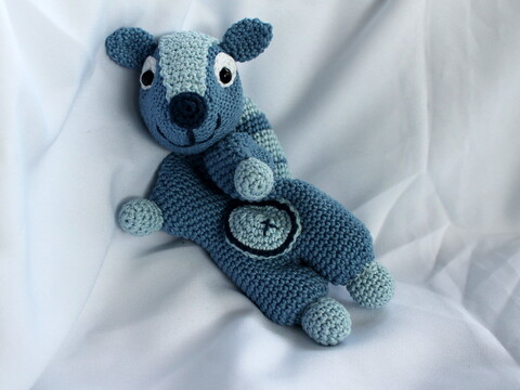 Crochet a Flying Squirrel – cuddly toy with a striped tail (EN & DE)