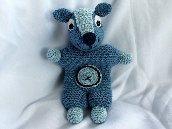 Flori the flying squirrel crochet pattern grabing toy