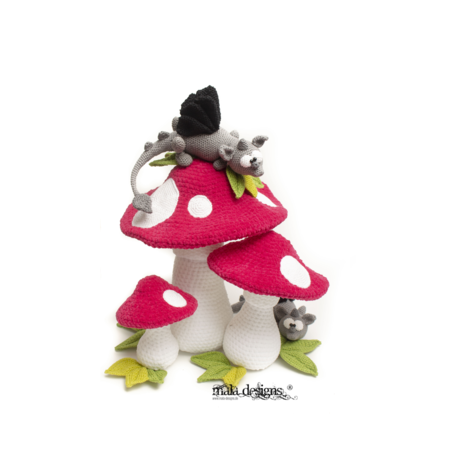 mini dragons with mushrooms