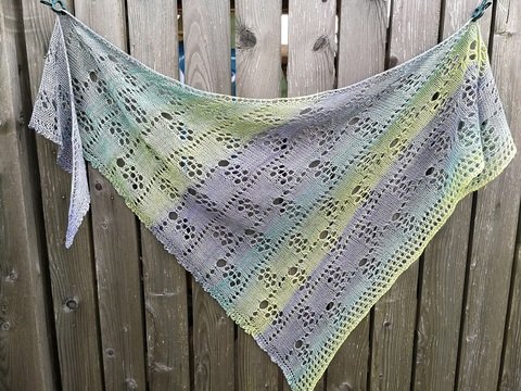 Strickanleitung asymmetrisches Dreieckstuch "Florietta von der Seite"