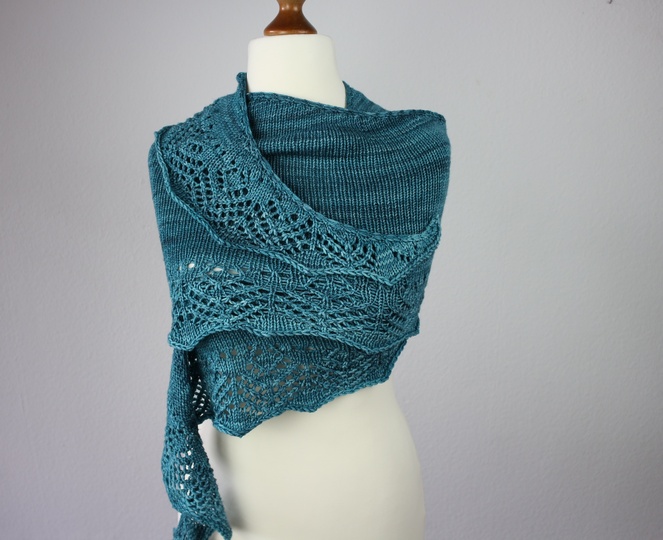 Strickanleitung halbrundes Tuch – elegantes Lace-Tuch mit edlem Fall