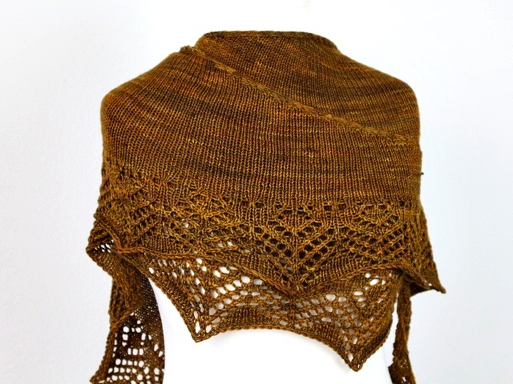 Strickanleitung halbrundes Tuch Willow - einfaches Tuch mit Lochmuster