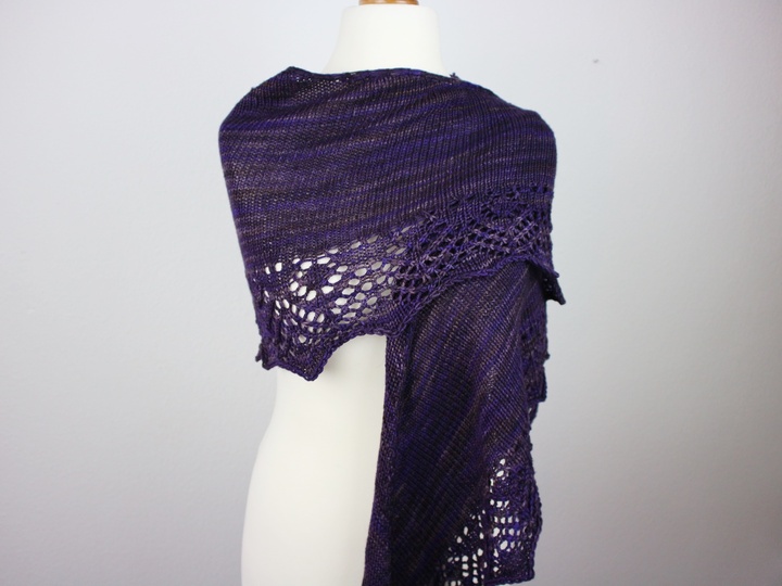 Strickanleitung halbrundes Tuch Willow - einfaches Tuch mit Lochmuster