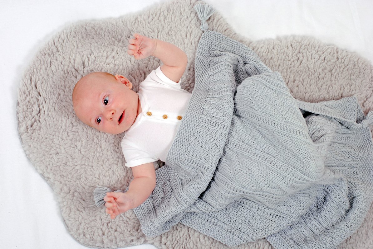 Strickanleitung Babydecke Luna in schöner Struktur (Größe 55 x 68 cm)