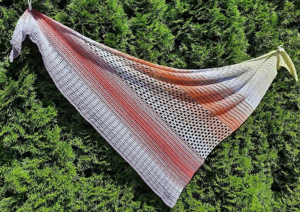 Häkelanleitung "Selene" für ein asymmetrisches Tuch