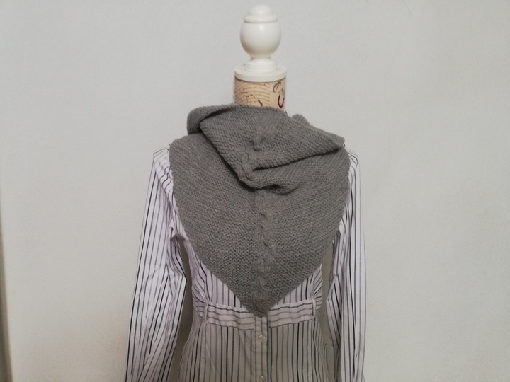 Stylisches Zopftuch stricken