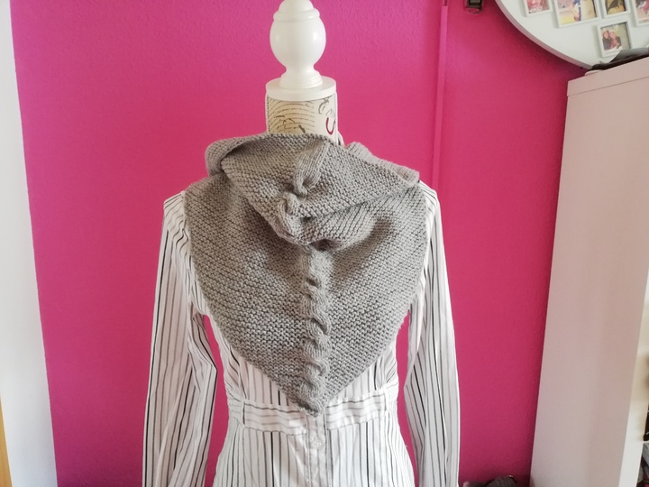 Stylisches Zopftuch stricken