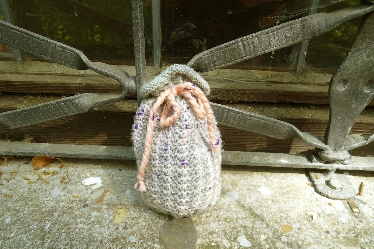 Anleitung Gestricktes Täschchen "With Love", für kleine Geschenke geeignet