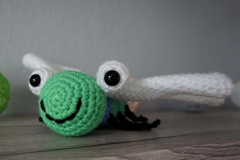 Amigurumi Häkelanleitung für die Libelle Bella 